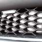Preview: Kühlergrill ohne Emblem mit Chromrahmen und Wabengitter, schwarz passend für Opel Astra G
