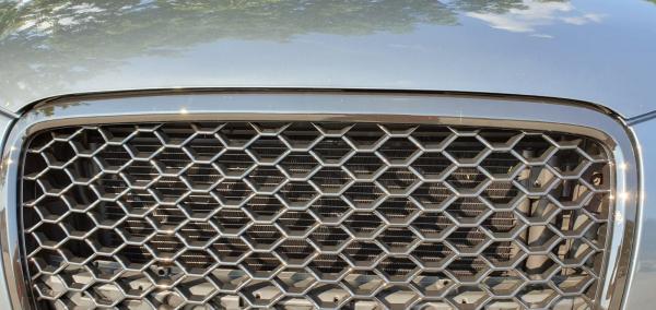 Kühlergrill Wabengrill Front Grill passend für Audi A3 8P NUR für S-Line 05-08