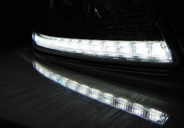Scheinwerfer DRL LED Tagfahrlicht für Skoda Octavia 2 (1Z Facelift) 09-12 Chrom