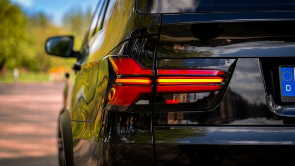 VOLL LED 3D Lightbar Rückleuchten Set für BMW X5 E70 07-10 schwarz/rot