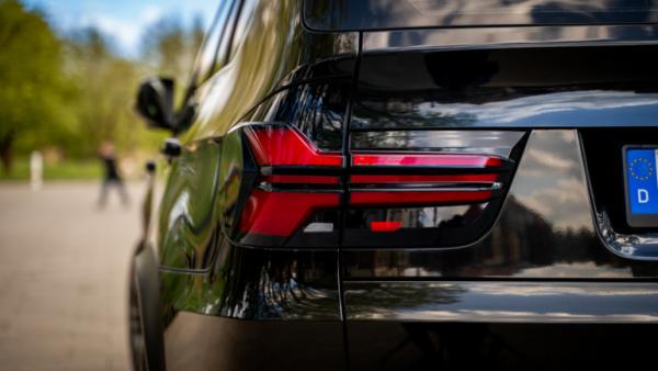 VOLL LED 3D Lightbar Rückleuchten Set für BMW X5 E70 07-10 schwarz/rot